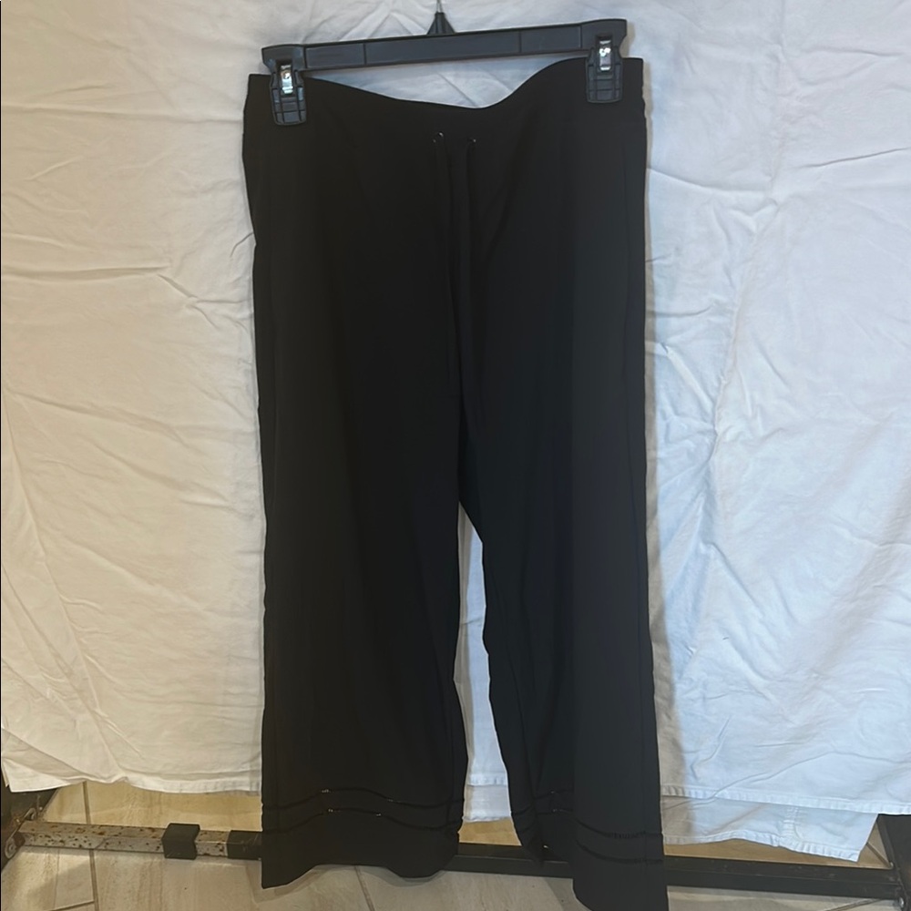 Black Wide-Leg Pants. Chicos.